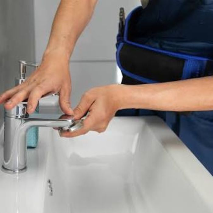 Sleek high pressure water drainage system